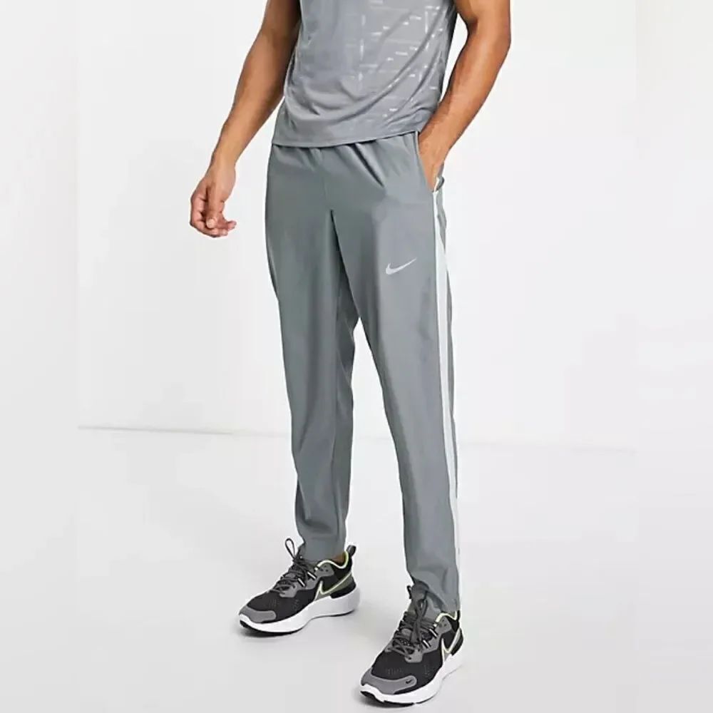 NIKE Basketball Men’s Gray White Side Stripe Woven Ankle Zip Pants Large